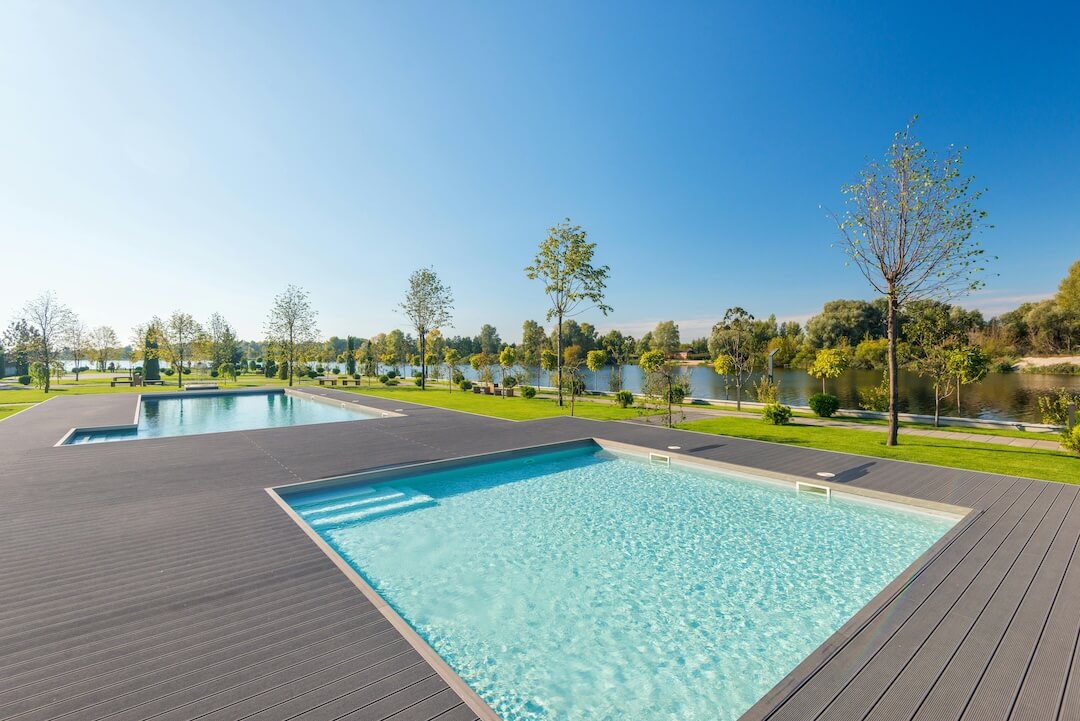 How to Decide on a Pool Brushing Service in Allison Island Image